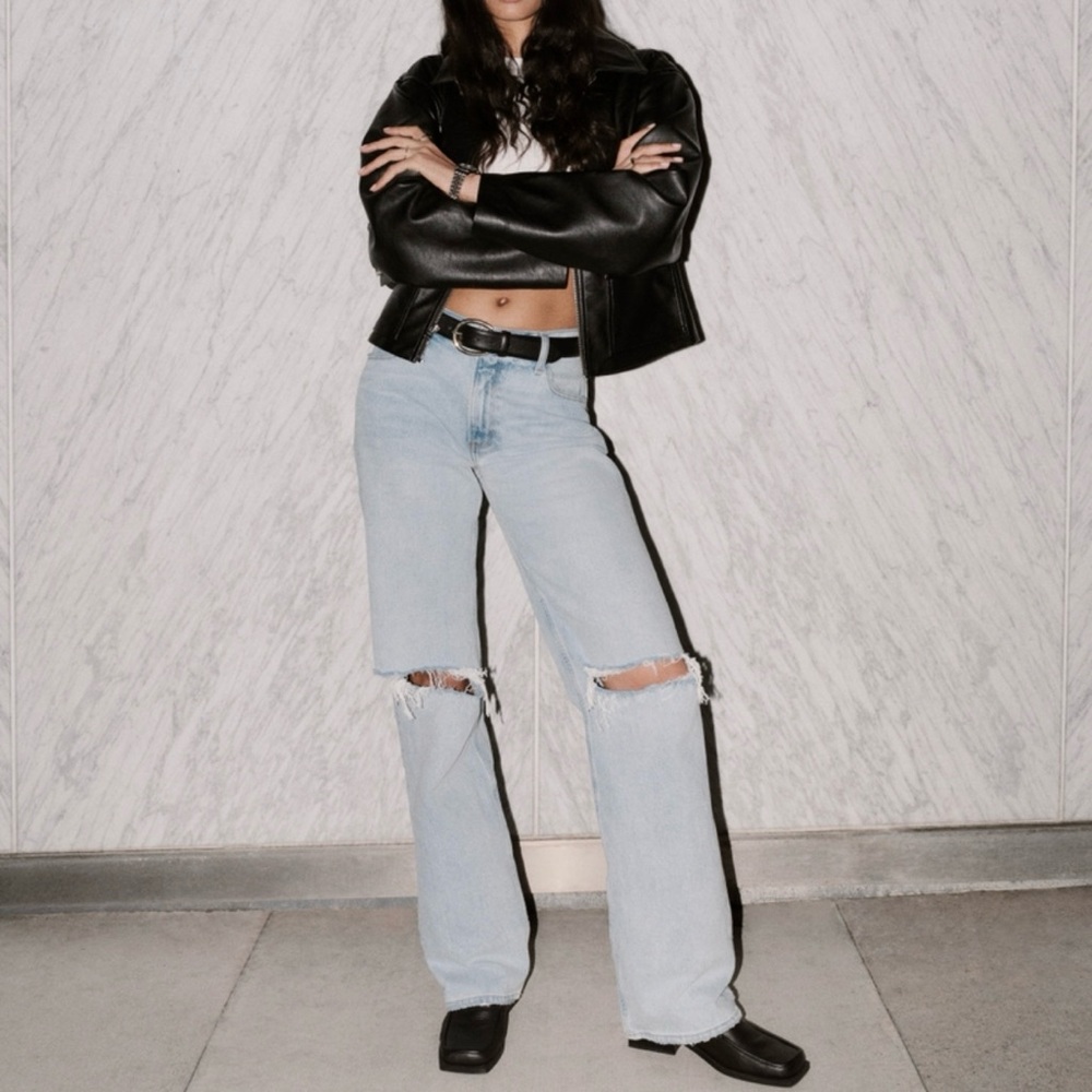 Abercrombie & Fitch Curve Love The Baggy Low Rise Jean Light Destroy